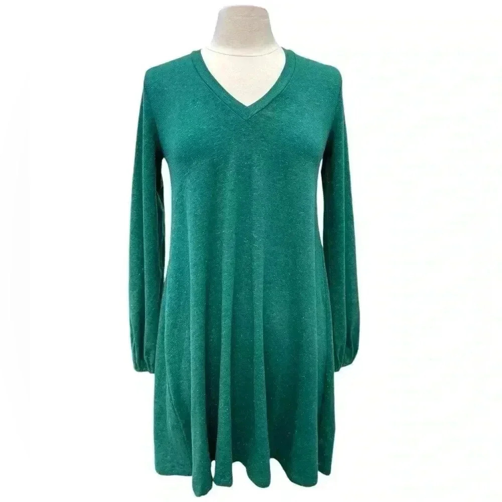 WVN Serena Long Sleeve Green V Neck Shift Dress Size Small NWT